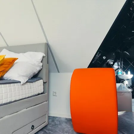 Romantic Getaway - Bathtub For 2 - Netflix Apartment