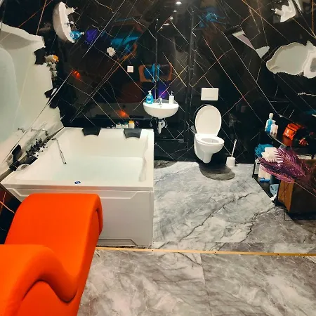 Apartment Romantic Getaway - Bathtub For 2 - Netflix